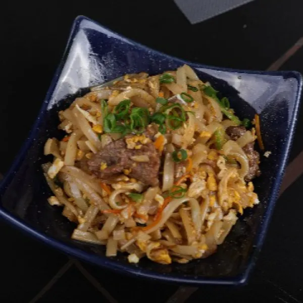 TALLARINESCHINOS CON TERNERA